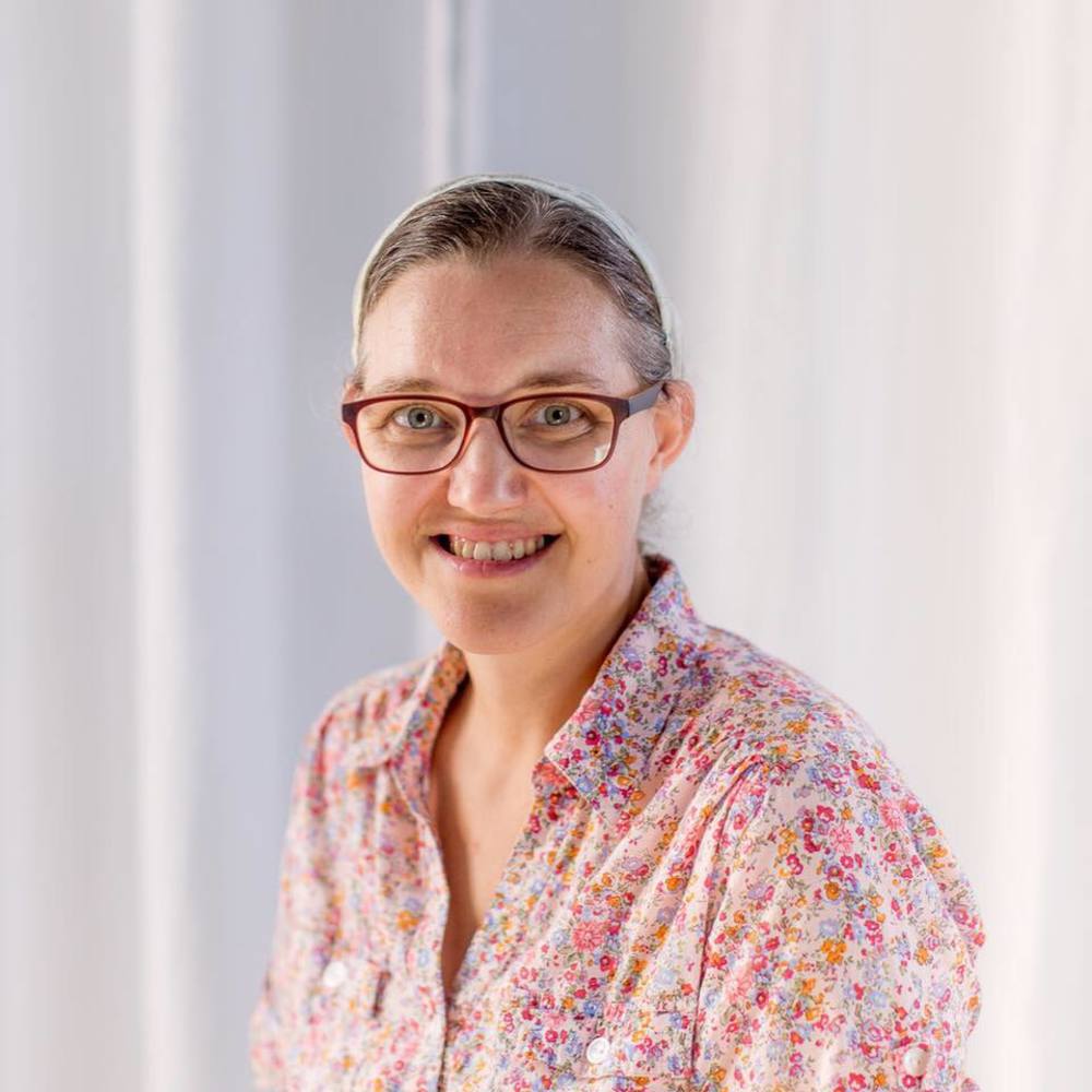 Meet your Posher, Julia